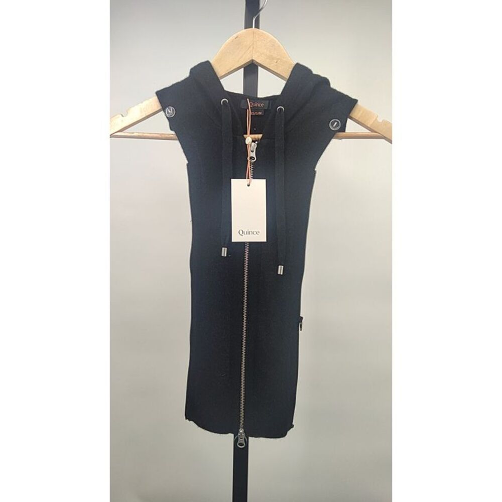 Quince Women's Black Hooded Zip-Front Vest